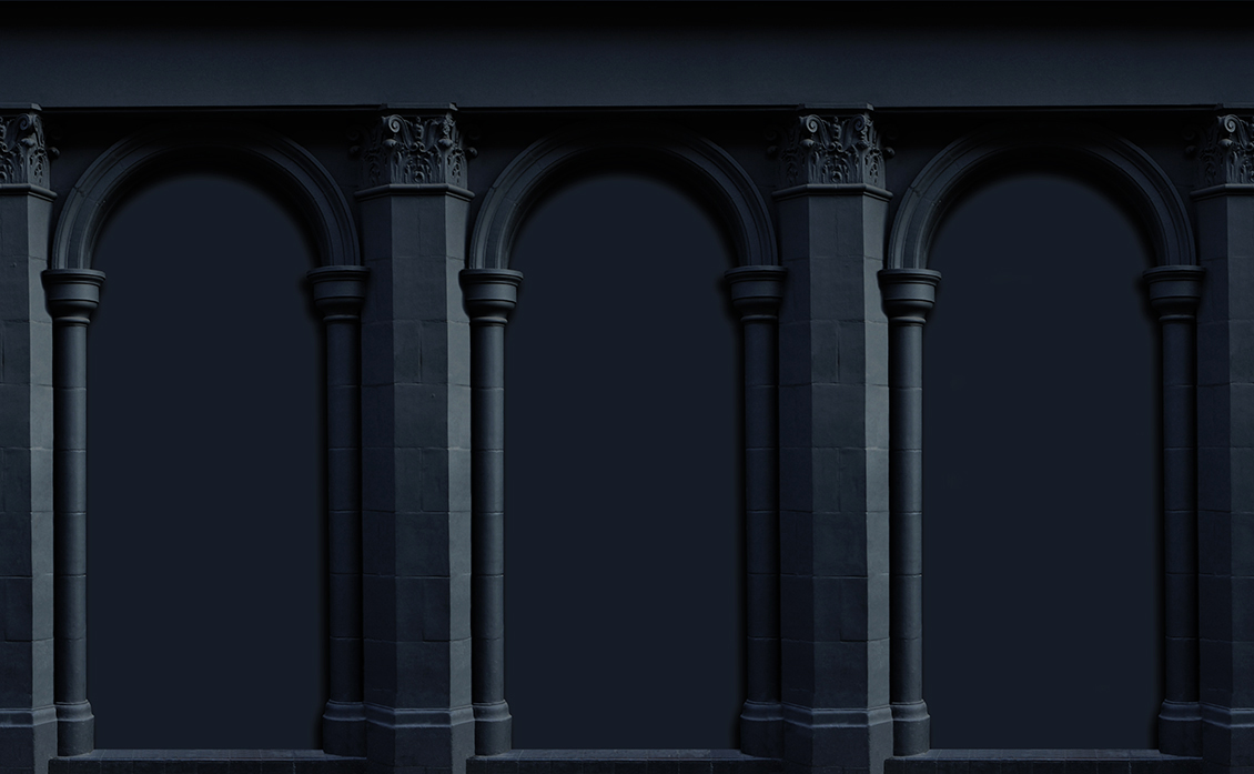 Carta da parati blu notte a tema architettonico effetto 3d, con arcate sostenute da colonne e capitelli